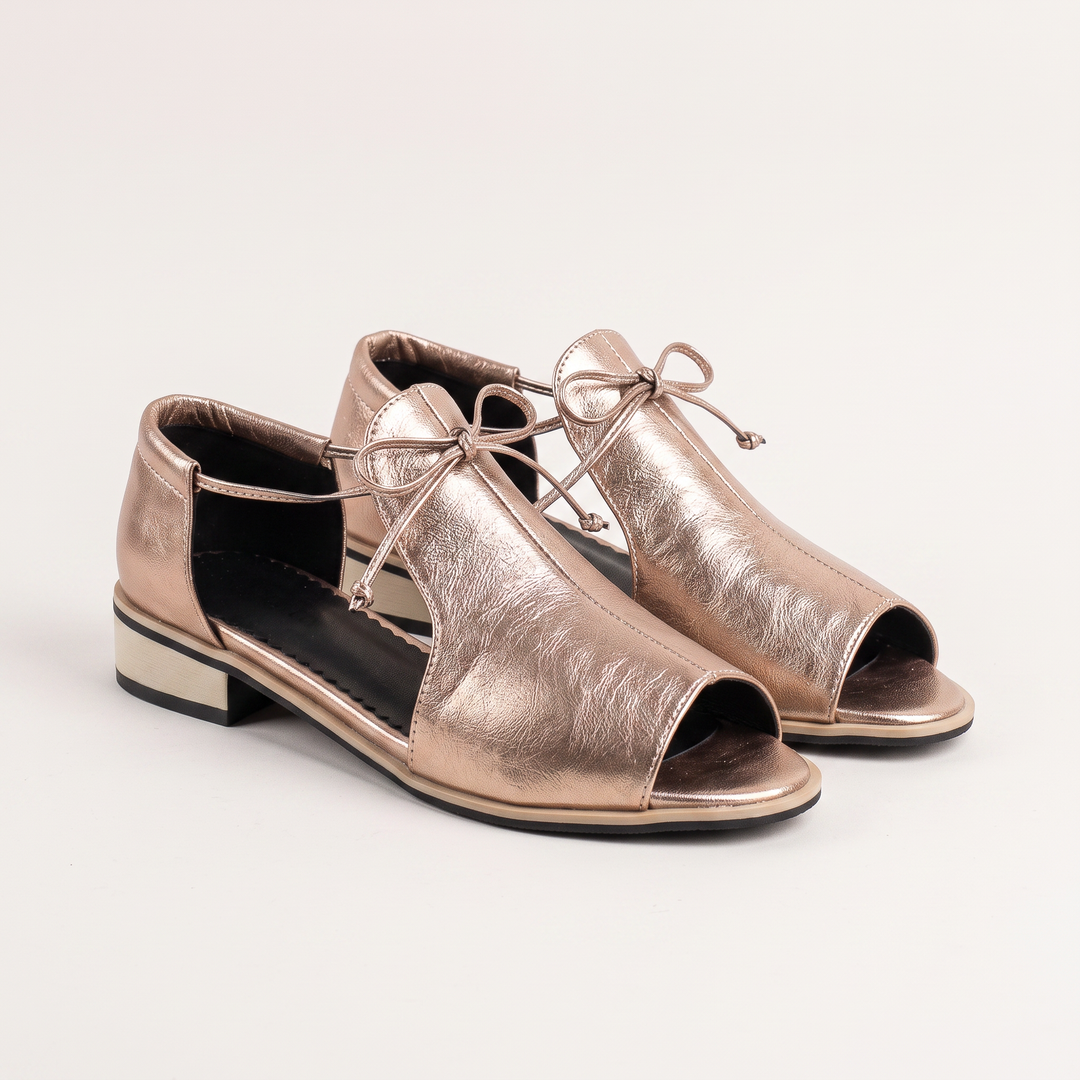 LILLIANA – STRAP-STYLE SANDALS.